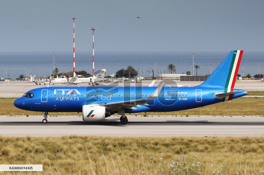 Airbus with ITA Airways and Lufthansa Livery - Italy