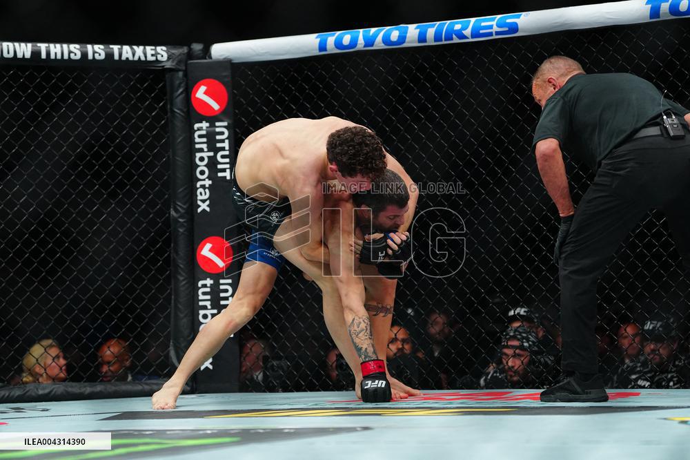 UFC 314 - Volkanovski vs Lopes
