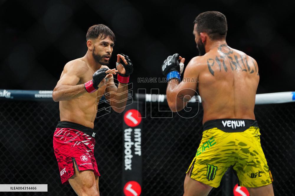 UFC 314 - Volkanovski vs Lopes