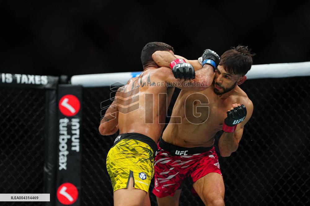 UFC 314 - Volkanovski vs Lopes