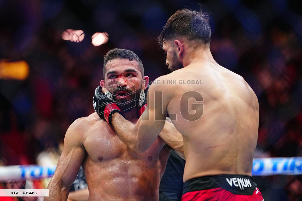 UFC 314 - Volkanovski vs Lopes