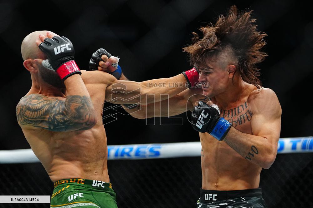 UFC 314 - Volkanovski vs Lopes