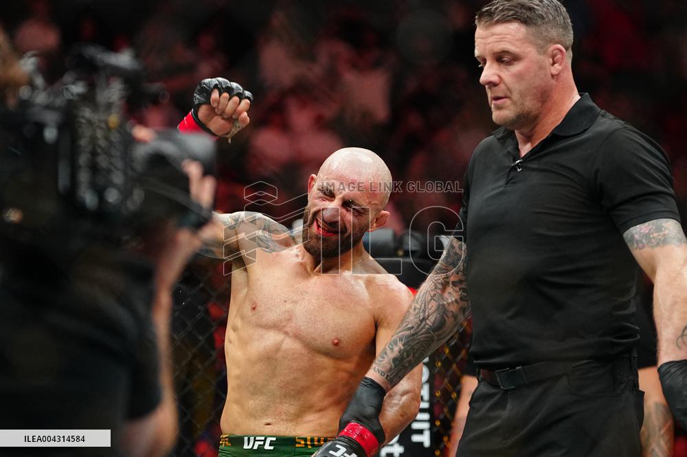 UFC 314 - Volkanovski vs Lopes