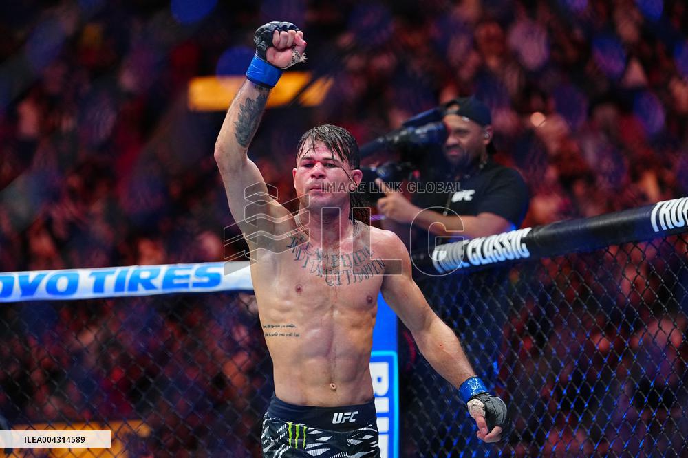 UFC 314 - Volkanovski vs Lopes