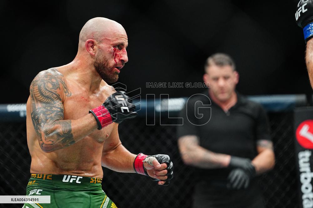 UFC 314 - Volkanovski vs Lopes