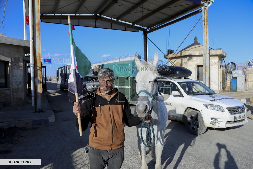Spanish Muslims retrace 500-year-old pilgrimage route to Mecca on horseback arrive in Syria