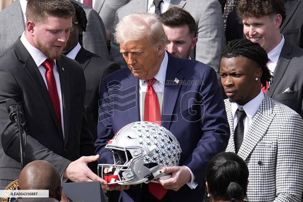 Donald Trump welcomes College Football Champions - Washington
