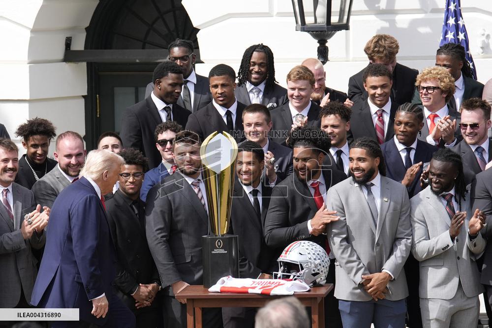 Donald Trump welcomes College Football Champions - Washington
