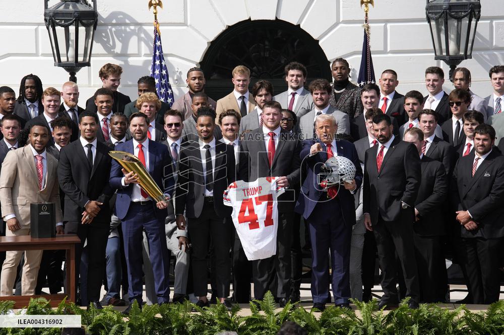 Donald Trump welcomes College Football Champions - Washington
