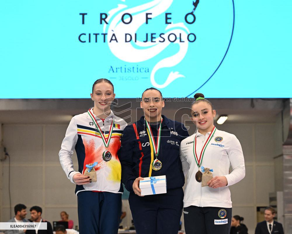 ALTRO - Ginnastica - Trophy Artistic Gymnastics