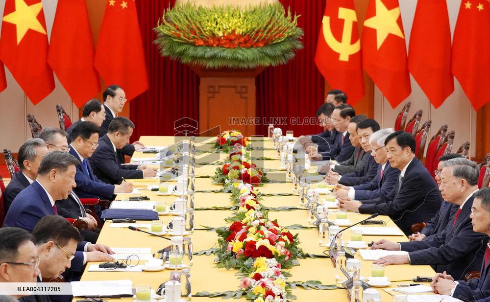 Chinese President Xi in Hanoi