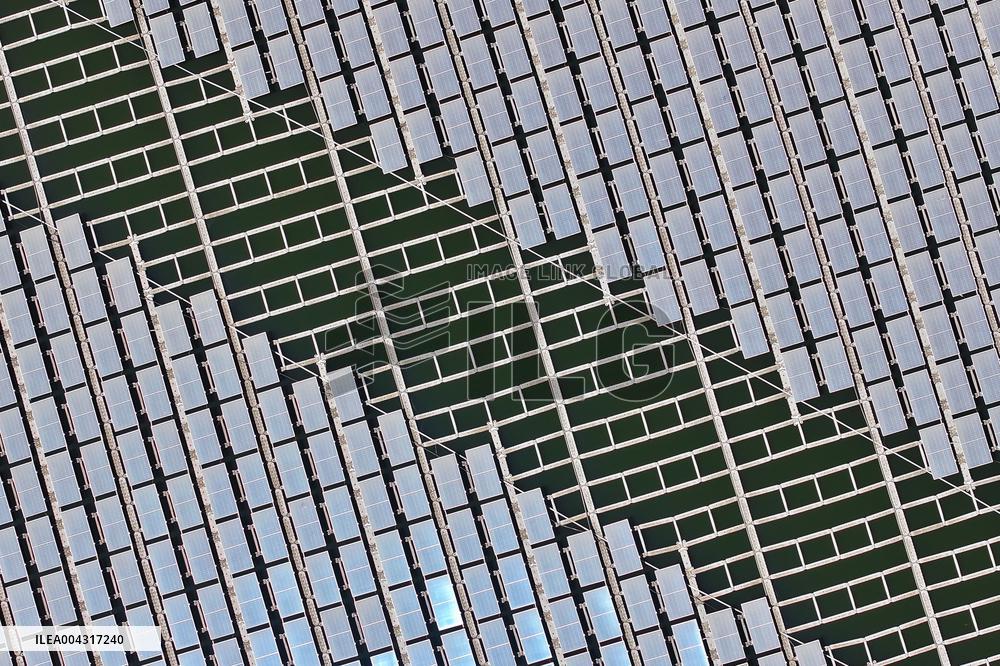 Floating Distributed PV Power Station