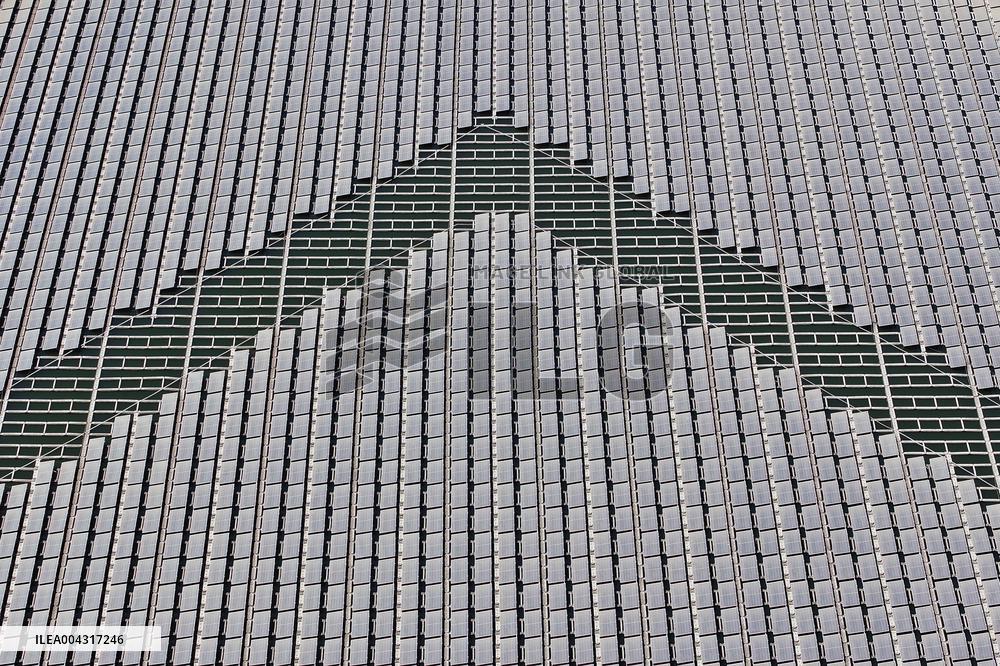 Floating Distributed PV Power Station