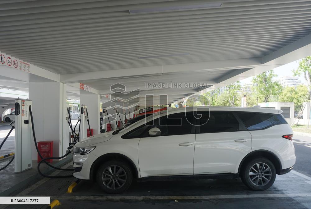 A Smart Energy Comprehensive Demonstration Supercharger Station in Hangzhou