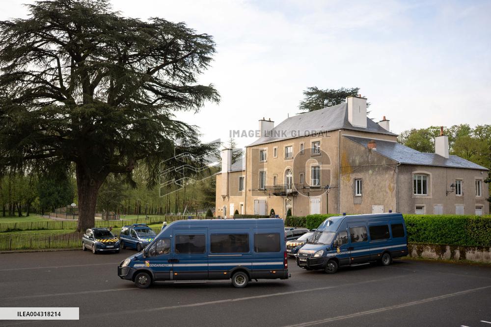 Gendarmes gather for the search operations to find Agathe Hilairet - Vivonne AJ