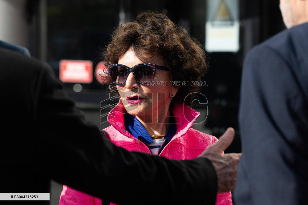 President Macron Visit The Exhibition Treasures Rescued From Gaza At Arab World Institute - Paris