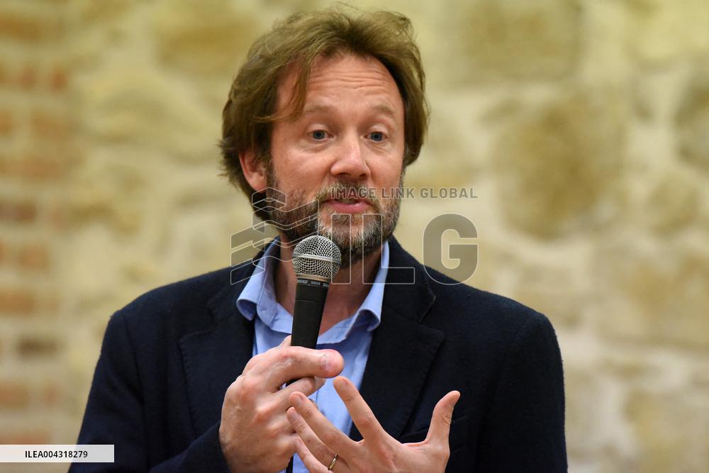 Socialist Deputy Boris Vallaud Meets Supporters in Langon