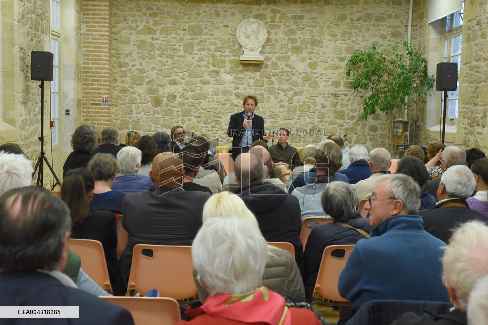 Socialist Deputy Boris Vallaud Meets Supporters in Langon