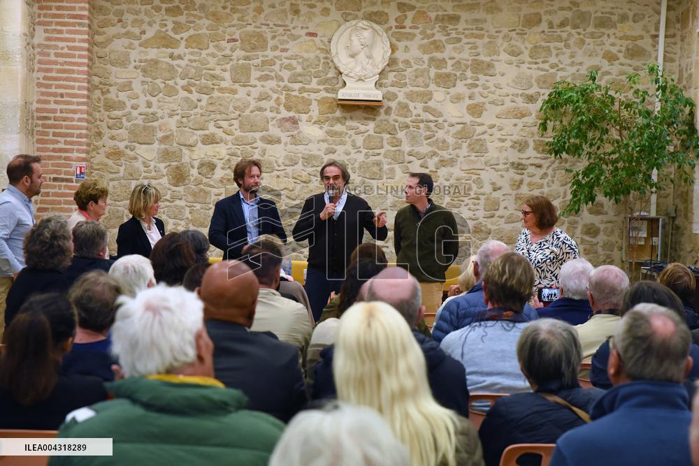Socialist Deputy Boris Vallaud Meets Supporters in Langon