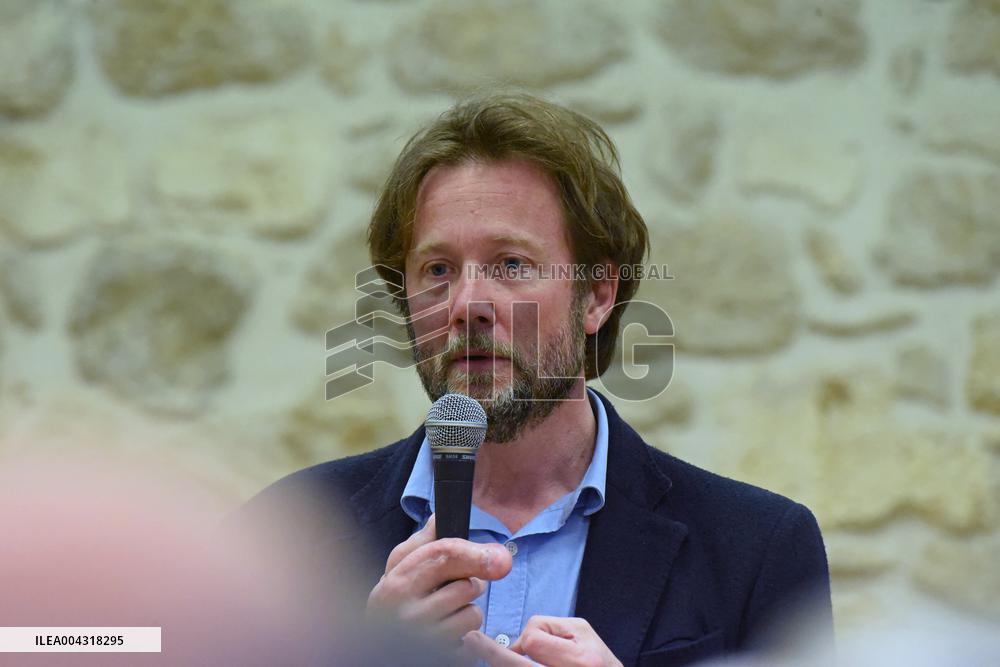 Socialist Deputy Boris Vallaud Meets Supporters in Langon