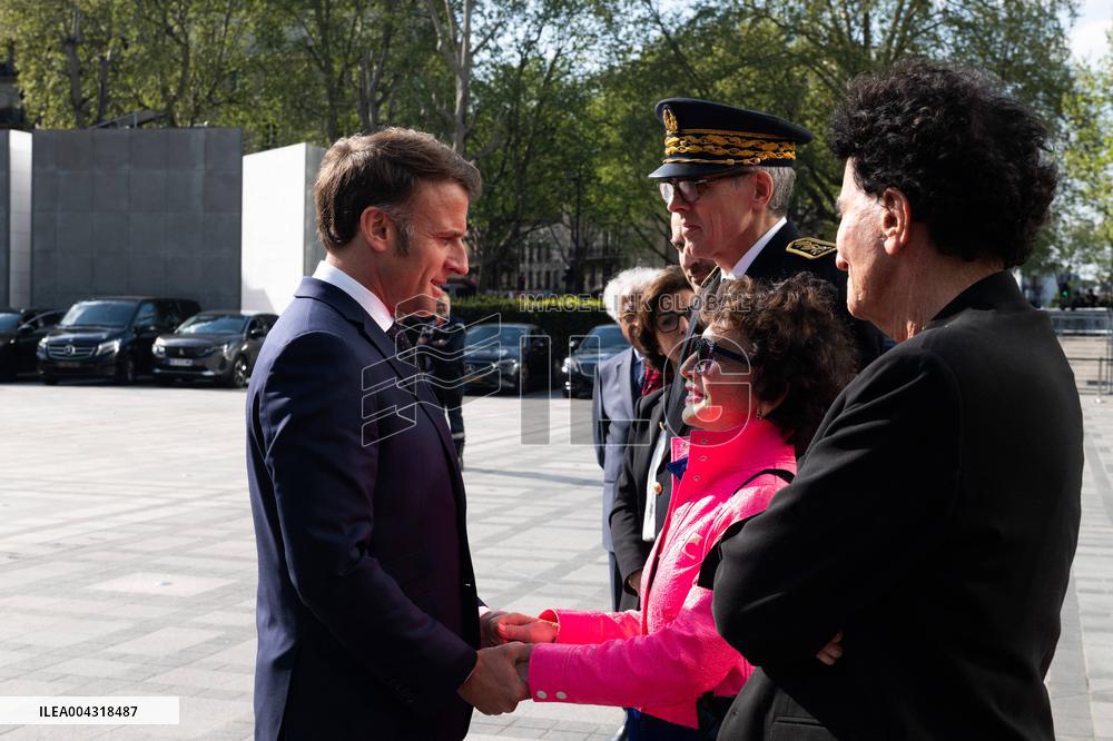 President Macron Visit The Exhibition Treasures Rescued From Gaza At Arab World Institute - Paris