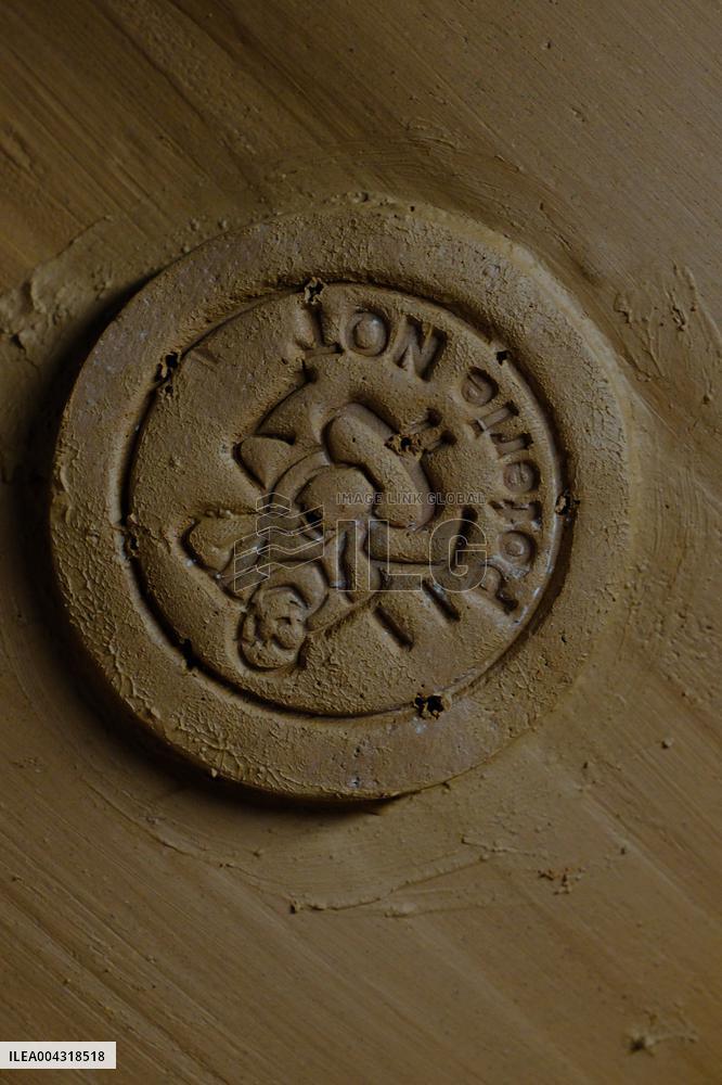 The Not Freres Pottery - Mas Saintes Puelles