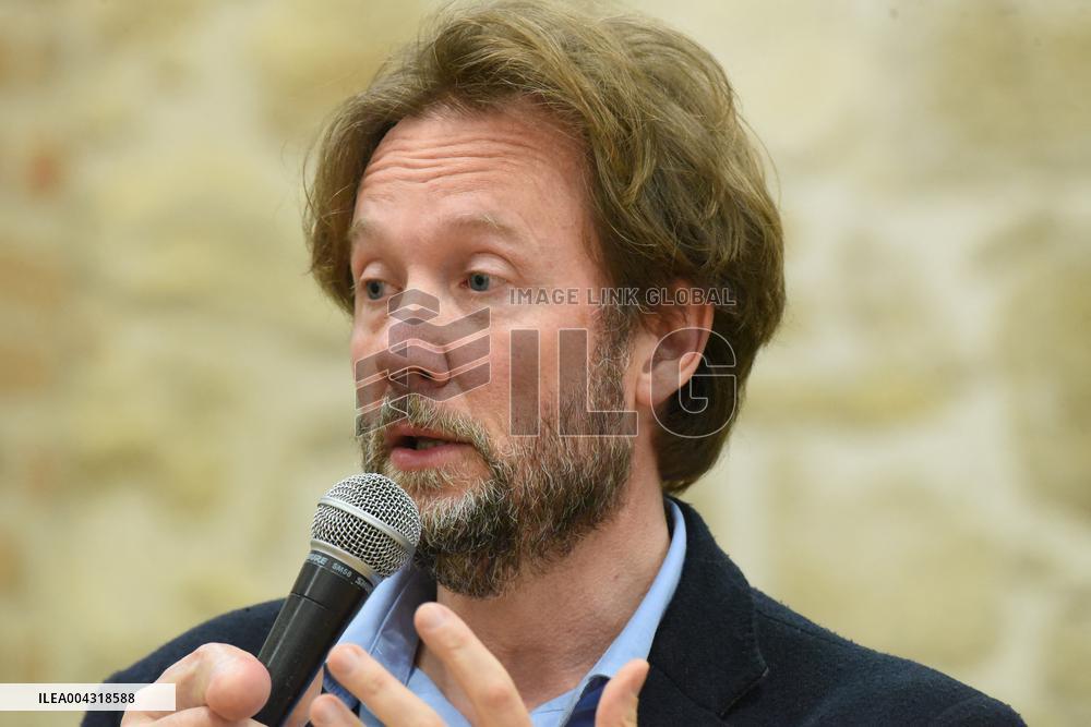 Socialist Deputy Boris Vallaud Meets Supporters in Langon