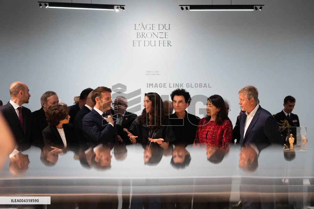 President Macron Visit The Exhibition Treasures Rescued From Gaza At Arab World Institute - Paris