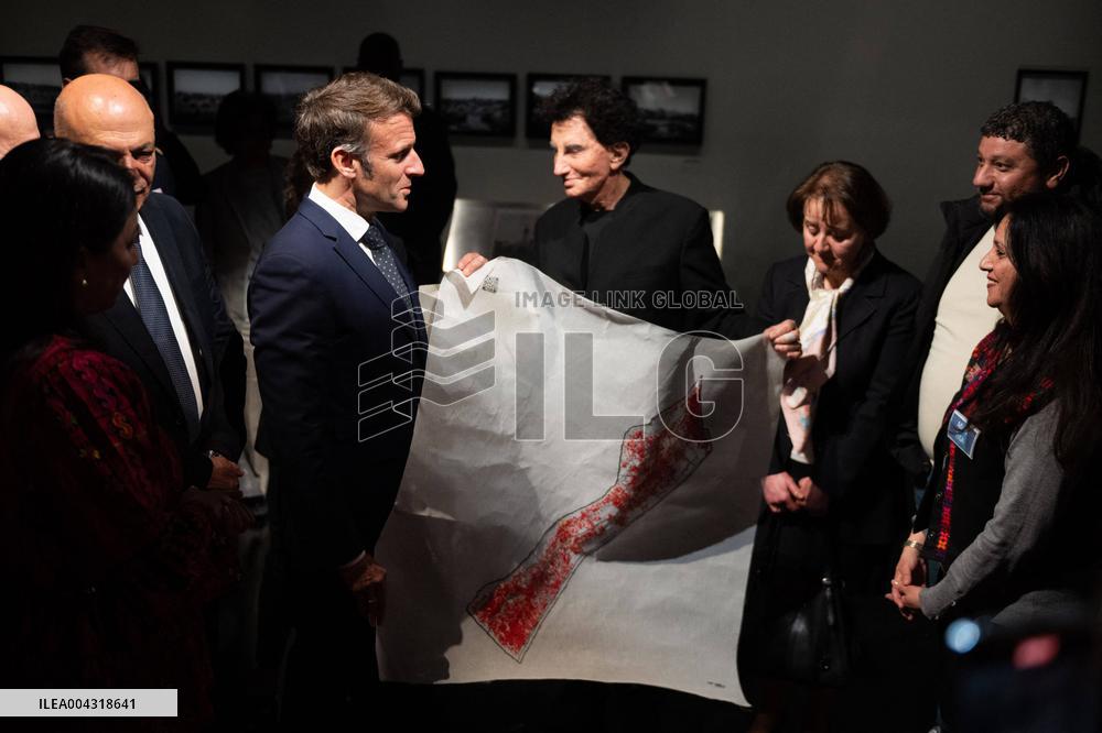 President Macron Visit The Exhibition Treasures Rescued From Gaza At Arab World Institute - Paris
