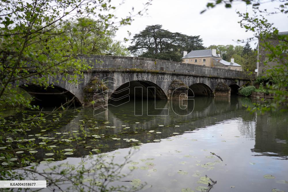 Illustration of views of Vivonne AJ