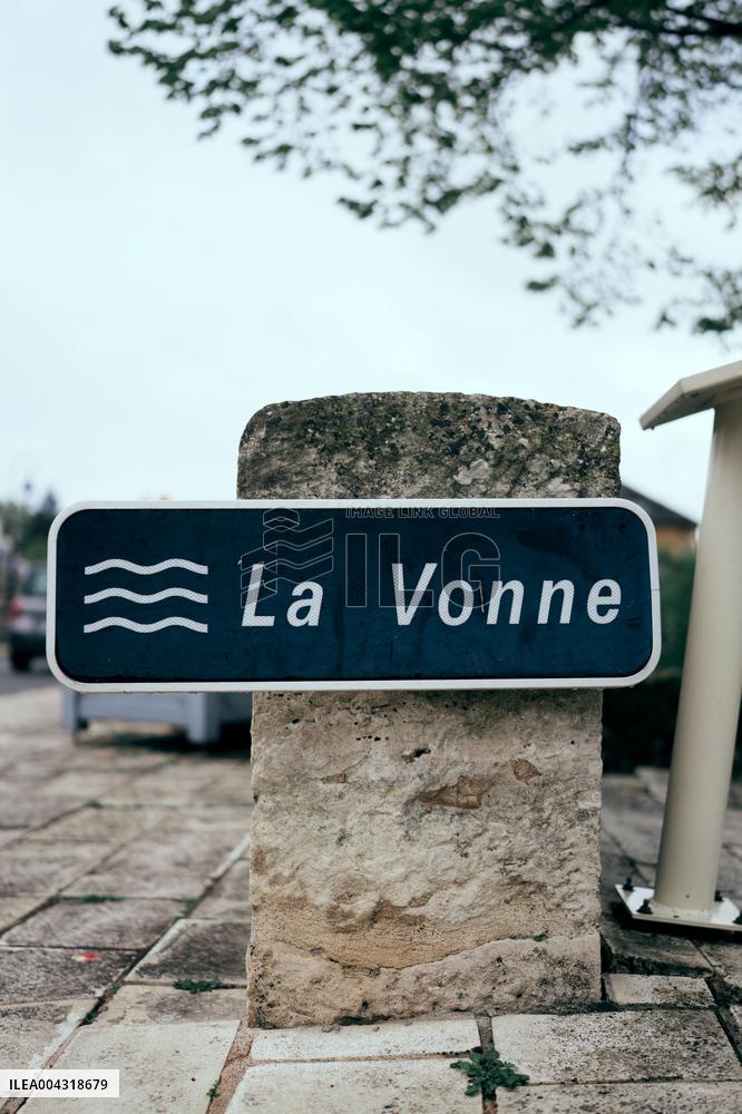 Illustration of views of Vivonne AJ