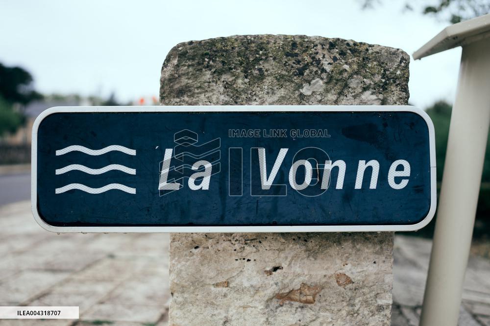 Illustration of views of Vivonne AJ