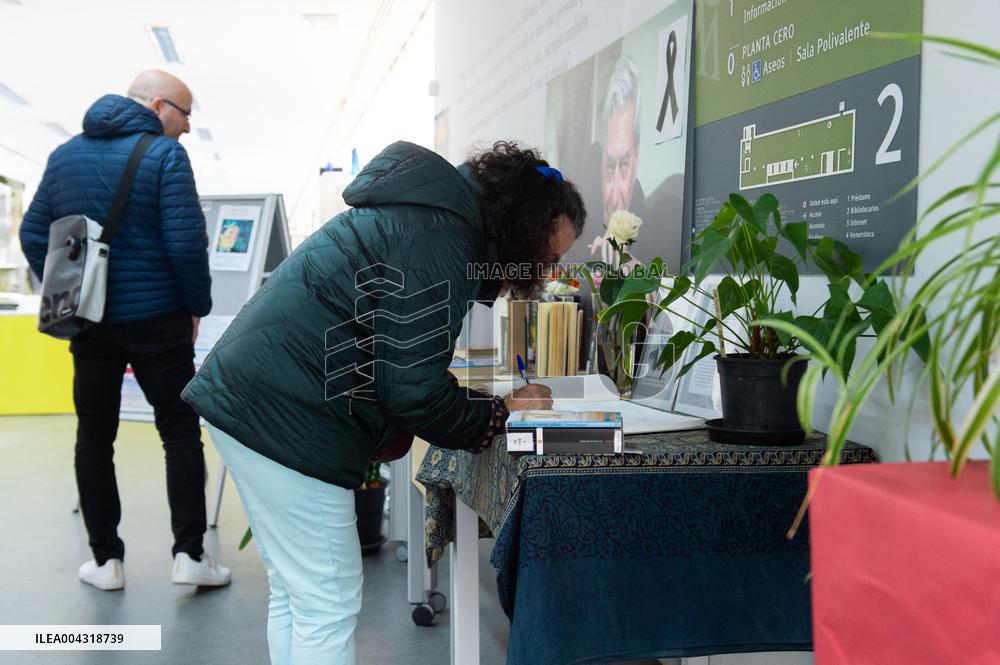 Condolences Book for Mario Vargas Llosa in Madrid Library