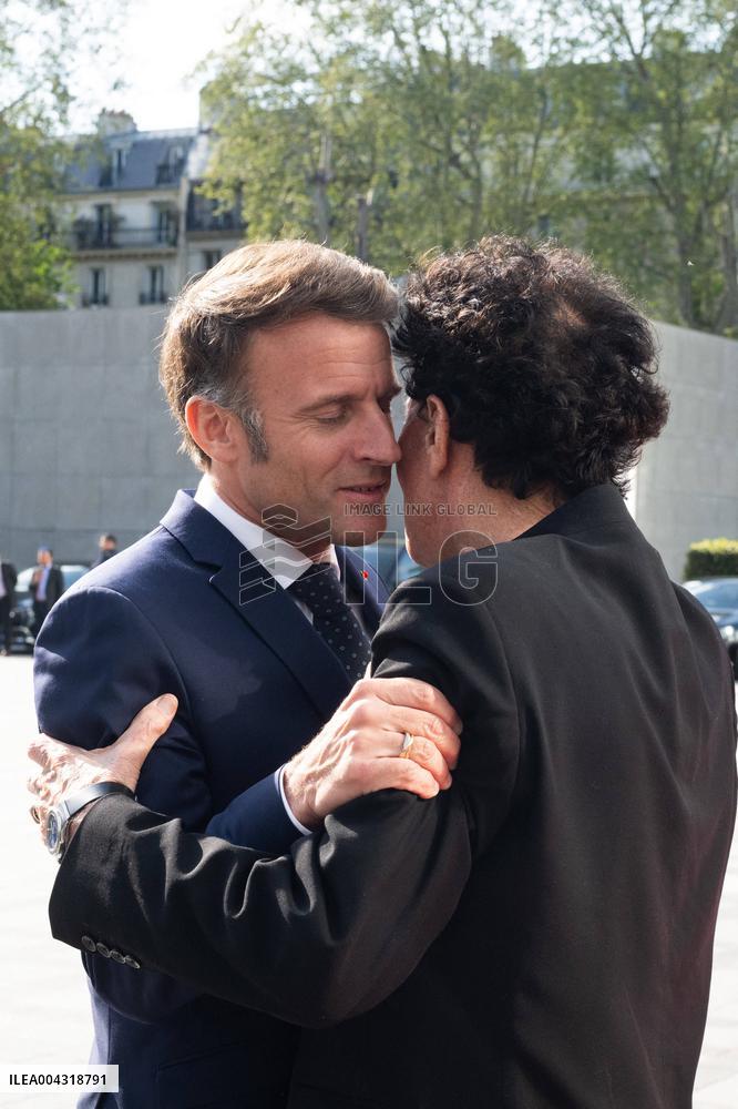 President Macron Visit The Exhibition Treasures Rescued From Gaza At Arab World Institute - Paris