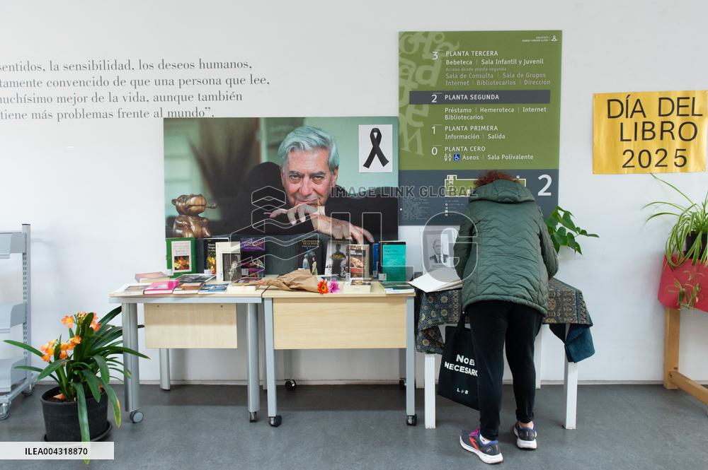 Condolences Book for Mario Vargas Llosa in Madrid Library