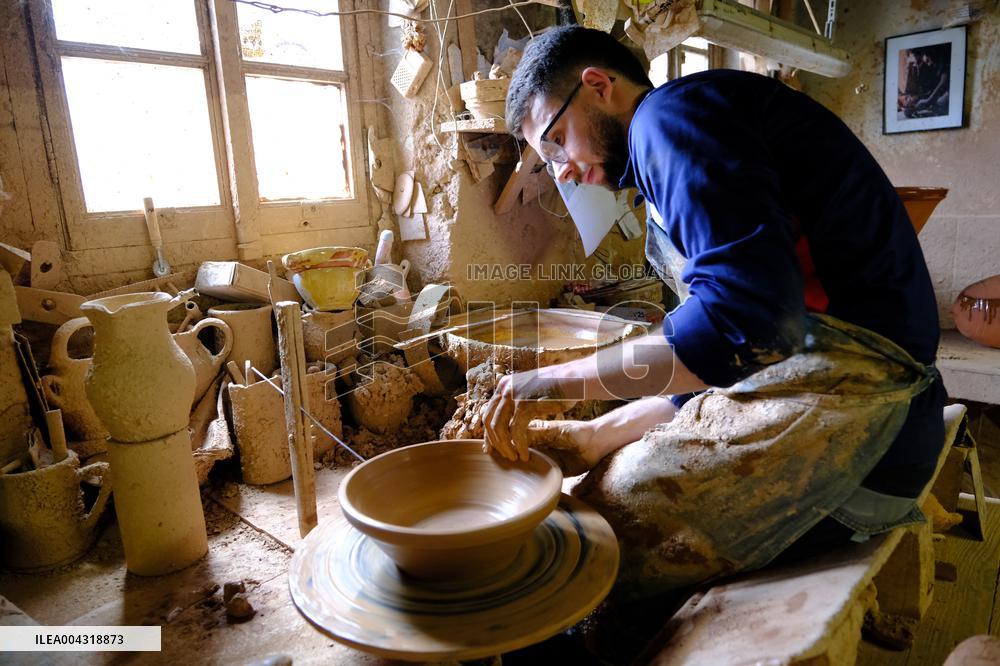 The Not Freres Pottery - Mas Saintes Puelles