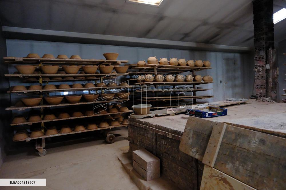 The Not Freres Pottery - Mas Saintes Puelles