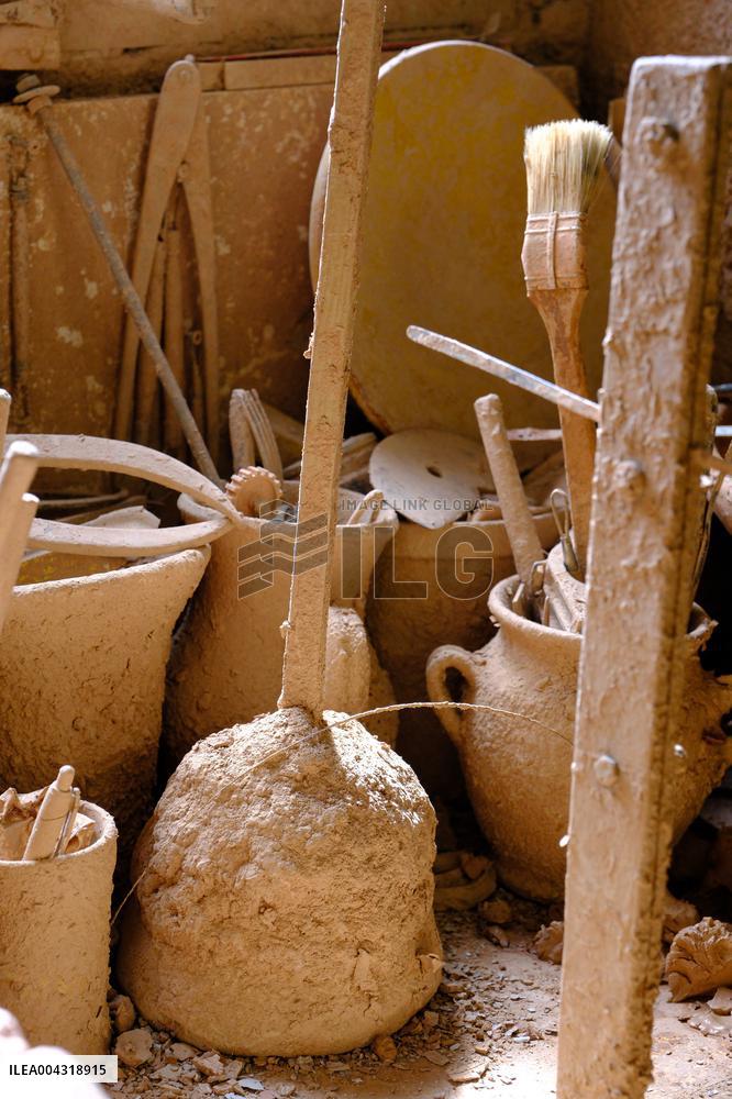 The Not Freres Pottery - Mas Saintes Puelles