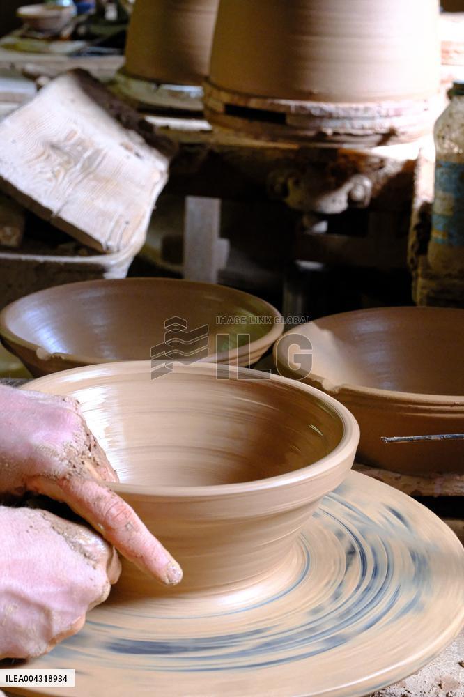 The Not Freres Pottery - Mas Saintes Puelles