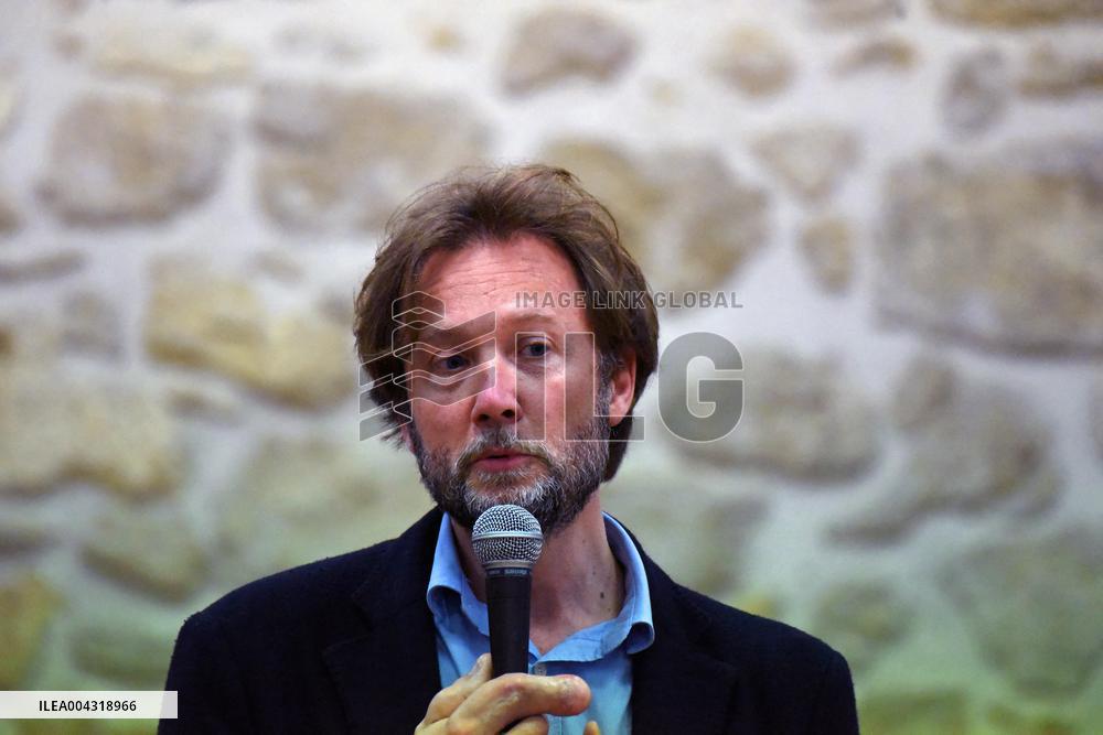 Socialist Deputy Boris Vallaud Meets Supporters in Langon