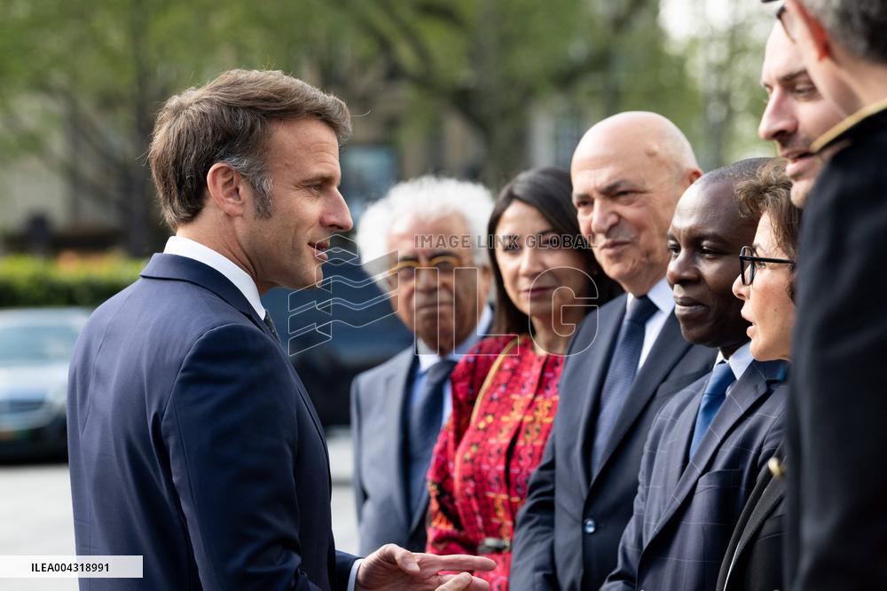 President Macron Visit The Exhibition Treasures Rescued From Gaza At Arab World Institute - Paris