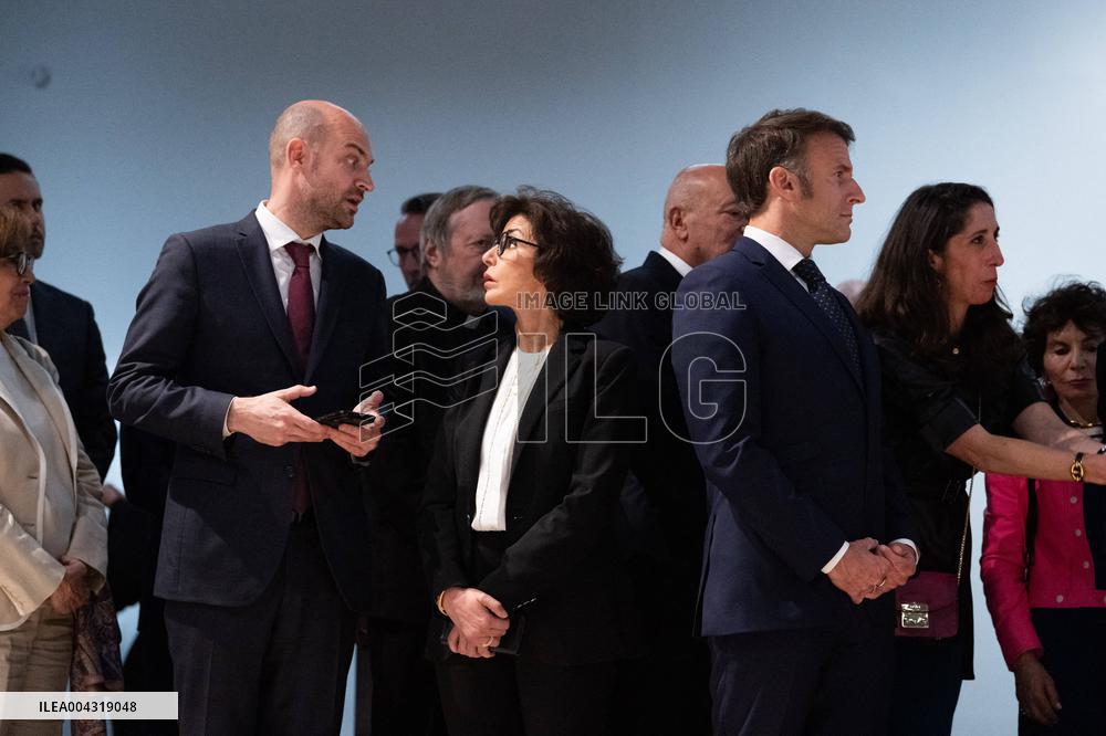 President Macron Visit The Exhibition Treasures Rescued From Gaza At Arab World Institute - Paris
