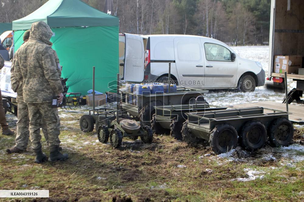 Large-scale trials of ground-based robots by Brave1 Cluster in Kyiv regionLarge-scale trials of ground-based robots by Brave1 Cl