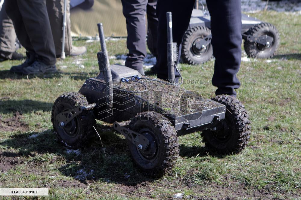 Large-scale trials of ground-based robots by Brave1 Cluster in Kyiv regionLarge-scale trials of ground-based robots by Brave1 Cl