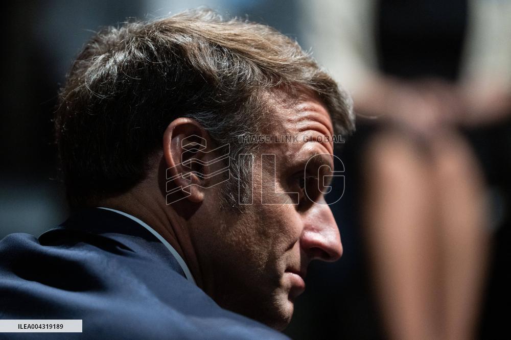 President Macron Visit The Exhibition Treasures Rescued From Gaza At Arab World Institute - Paris