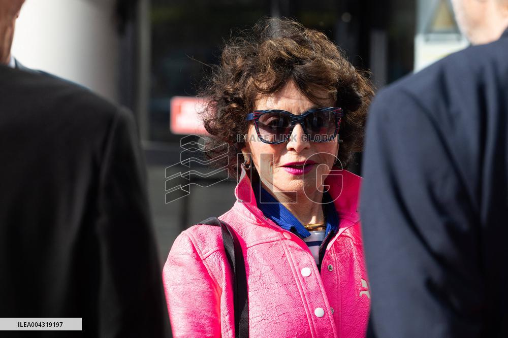 President Macron Visit The Exhibition Treasures Rescued From Gaza At Arab World Institute - Paris