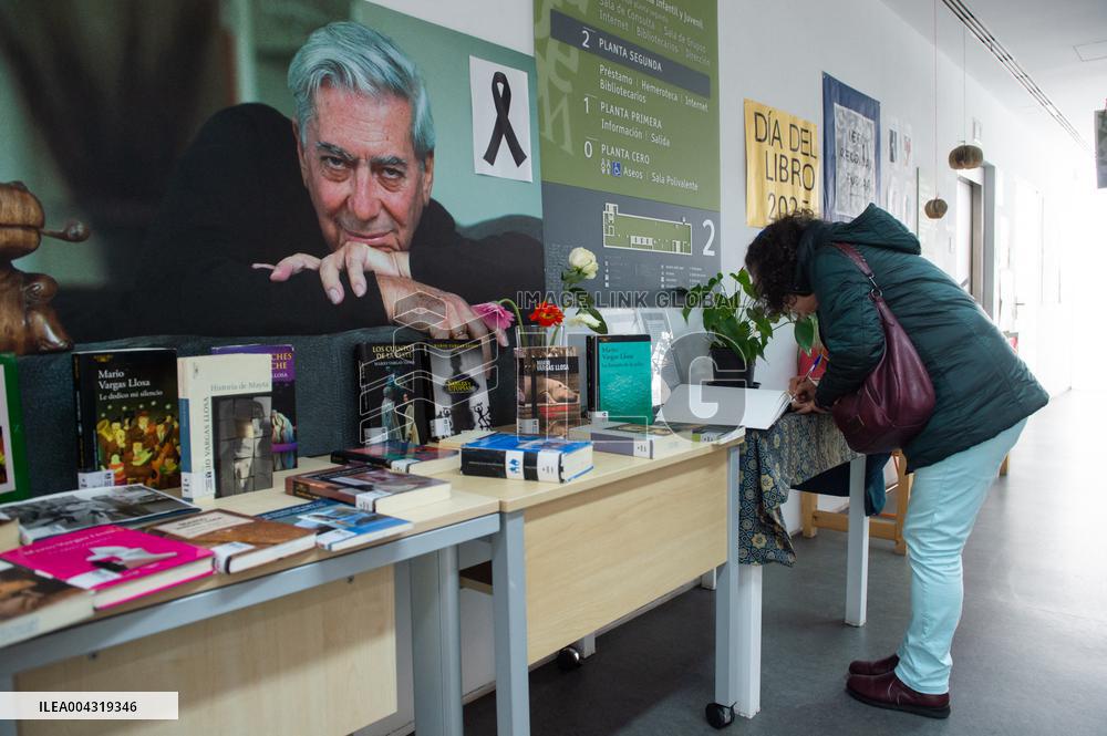 Condolences Book for Mario Vargas Llosa in Madrid Library