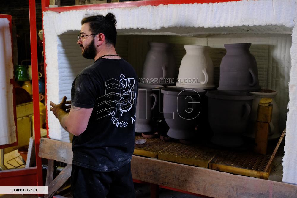 The Not Freres Pottery - Mas Saintes Puelles