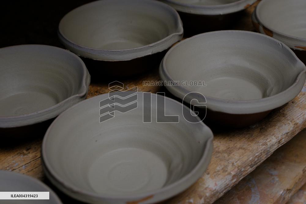 The Not Freres Pottery - Mas Saintes Puelles