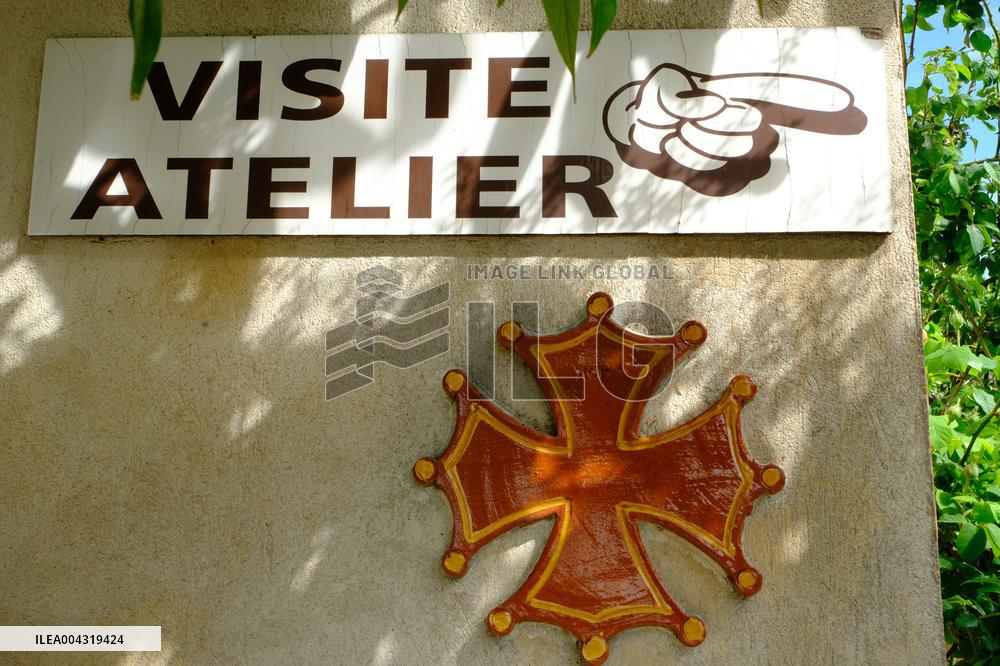 The Not Freres Pottery - Mas Saintes Puelles
